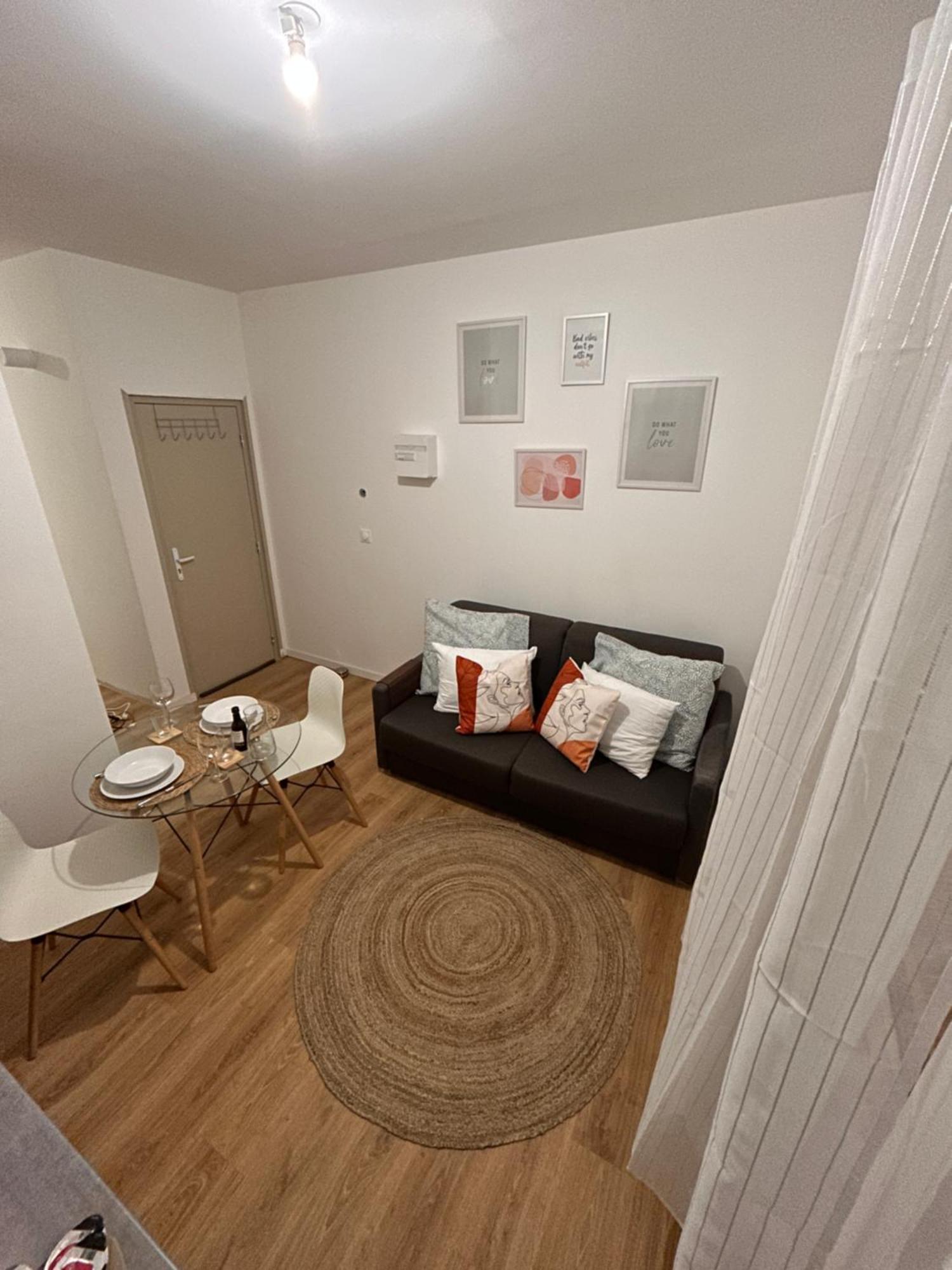 Serenity Stay Saint-Quentin  Exterior foto