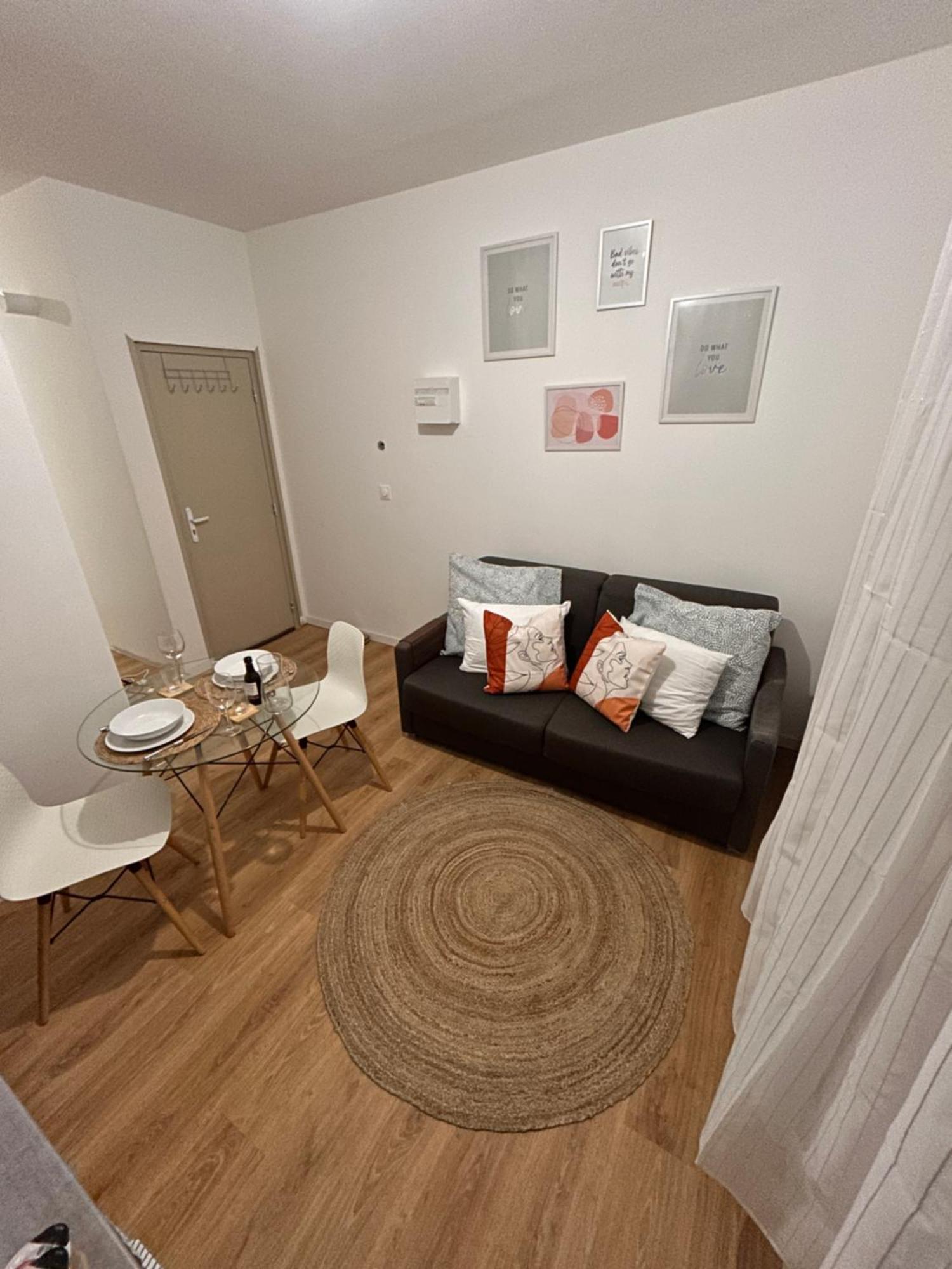 Serenity Stay Saint-Quentin  Exterior foto